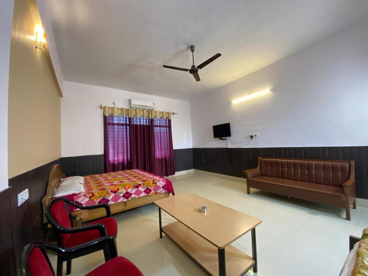 Kanara Hotel Bhimtal Bagian luar foto