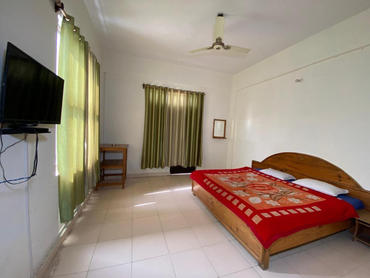 Kanara Hotel Bhimtal Bagian luar foto