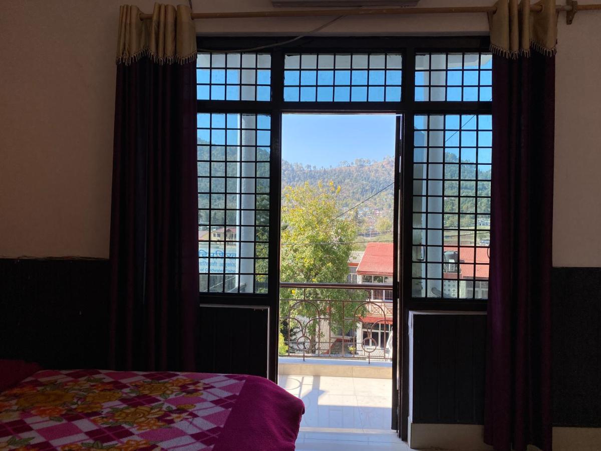 Kanara Hotel Bhimtal Bagian luar foto