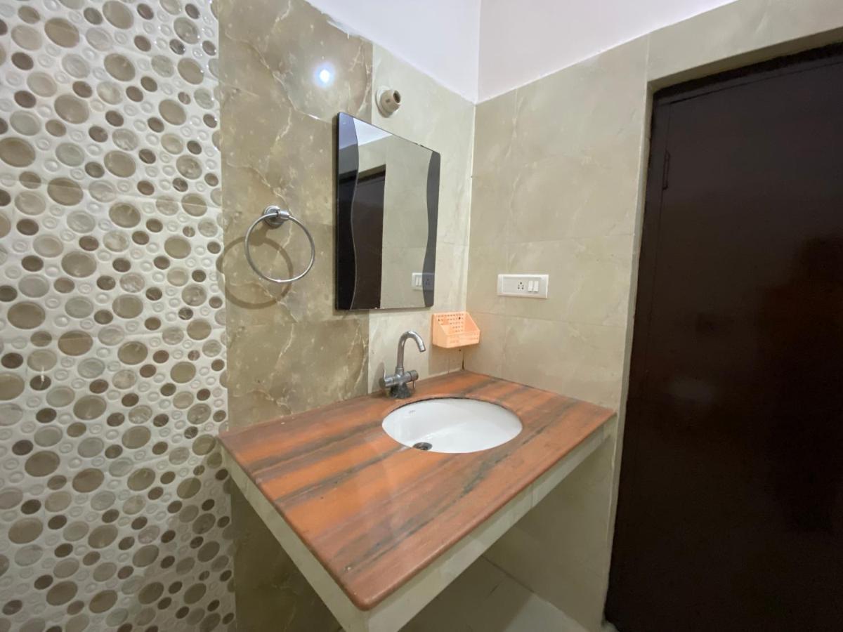 Kanara Hotel Bhimtal Bagian luar foto