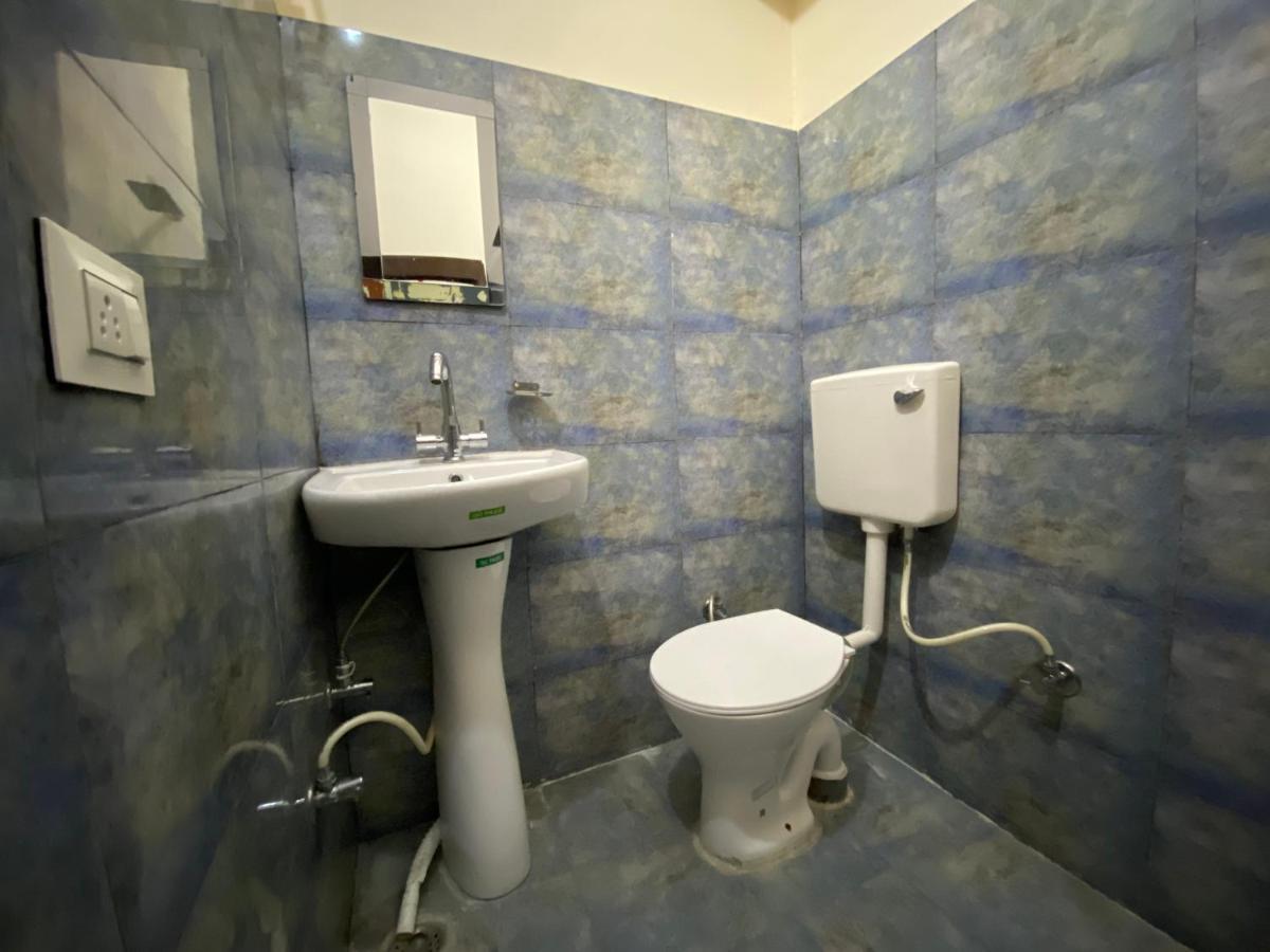 Kanara Hotel Bhimtal Bagian luar foto