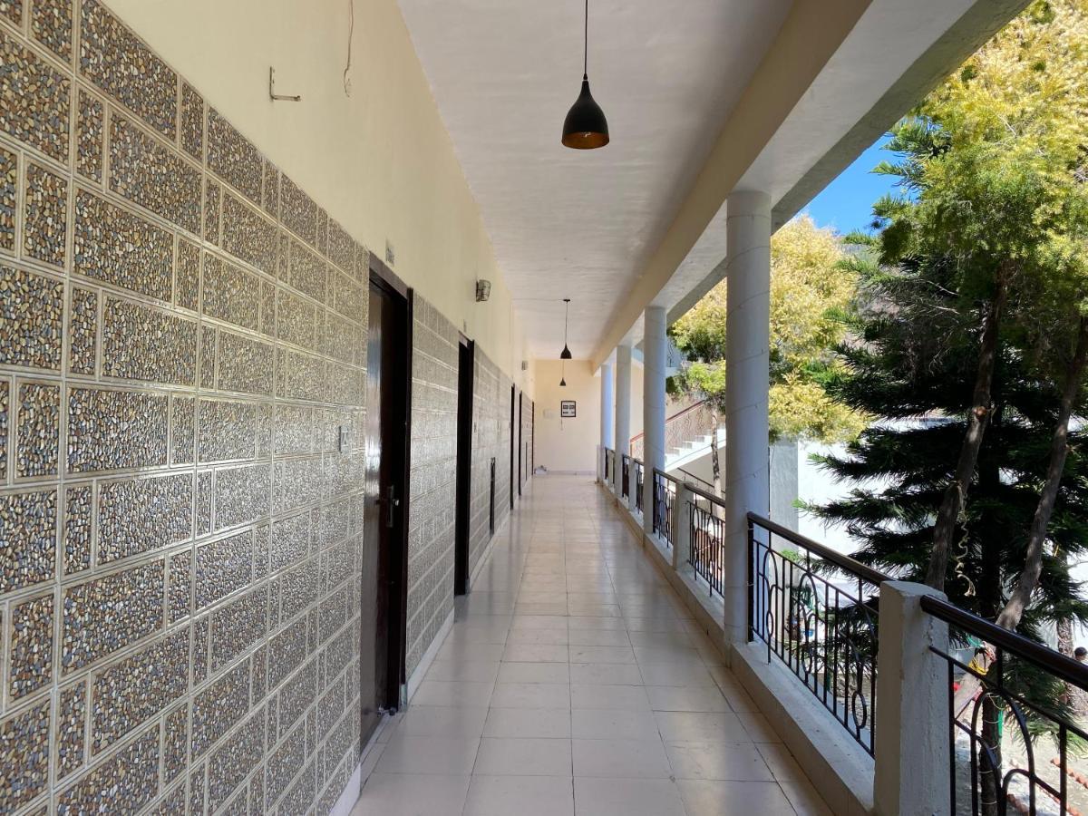 Kanara Hotel Bhimtal Bagian luar foto