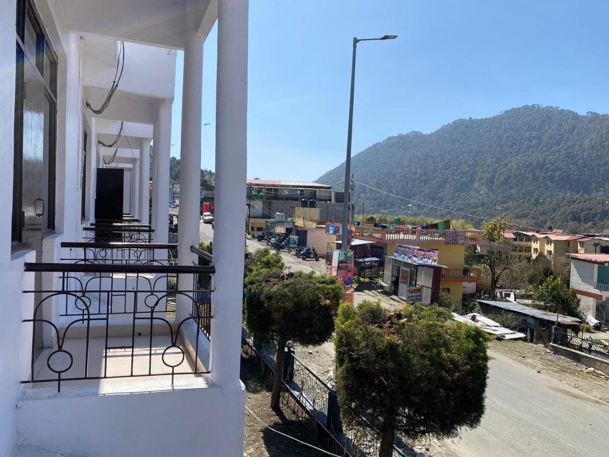 Kanara Hotel Bhimtal Bagian luar foto