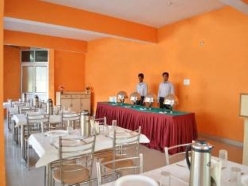 Kanara Hotel Bhimtal Bagian luar foto