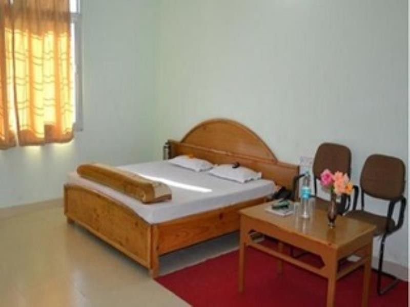 Kanara Hotel Bhimtal Bagian luar foto