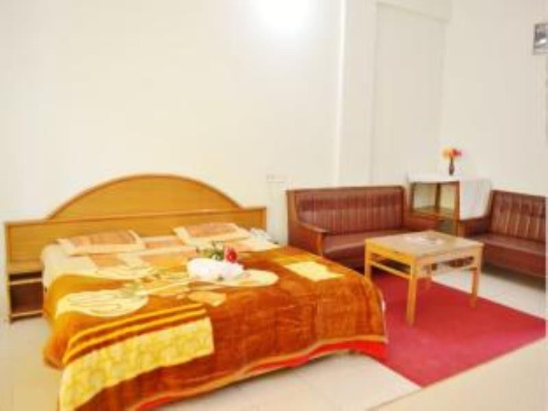 Kanara Hotel Bhimtal Bagian luar foto