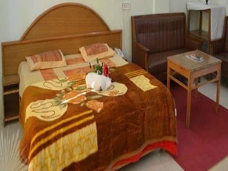 Kanara Hotel Bhimtal Bagian luar foto