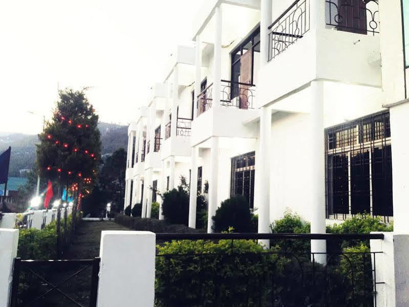 Kanara Hotel Bhimtal Bagian luar foto