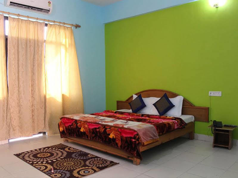 Kanara Hotel Bhimtal Bagian luar foto